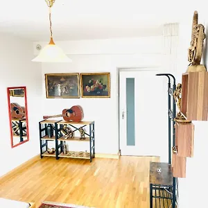 https://room-in-city-center-near-u6u3-and-westbahnhof.vienna-besthotels.com